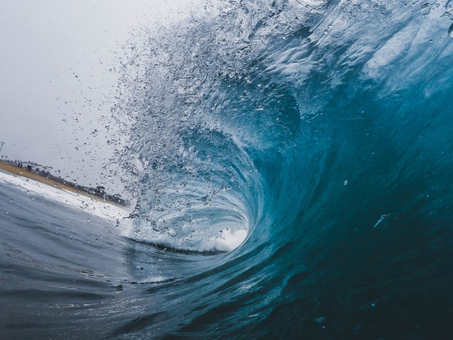 big wave for surfing